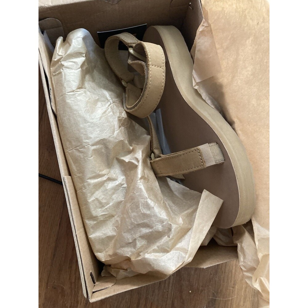 NIB TEVA Leather Midform Universal Sandals 10 Desert Sand - Picture 4 of 6